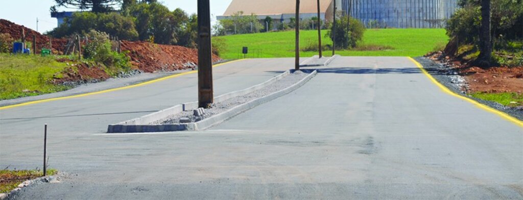  - Asfaltamento da Avenida Castelo Branco