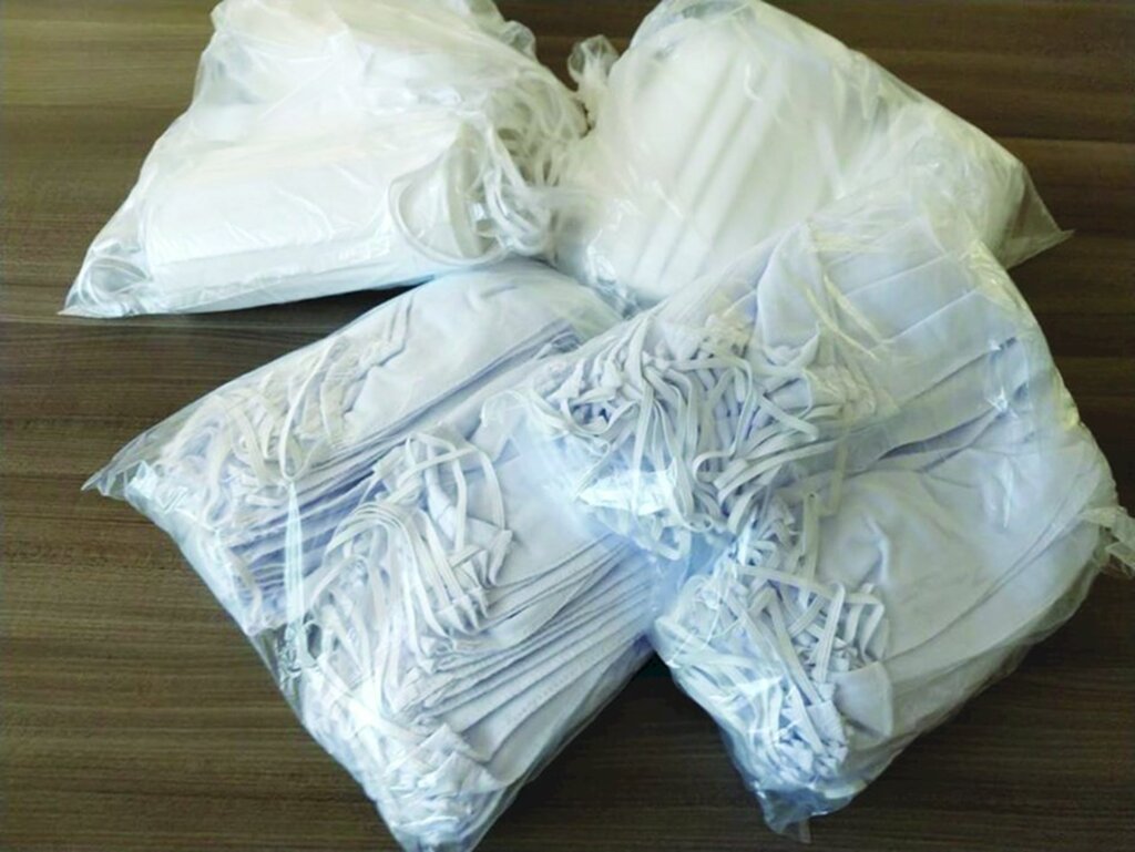 Agentes de Saúde distribuem máscaras para a população de Abdon Batista
