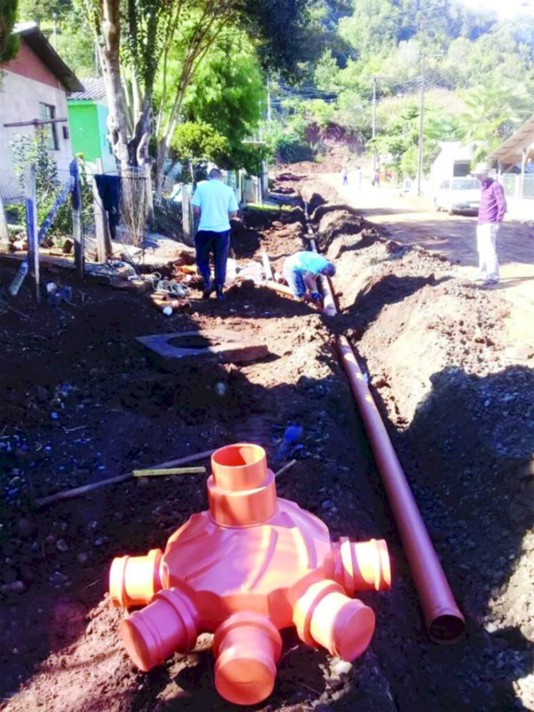 Serviços de infraestrutura na Cohab 1 em Abdon Batista