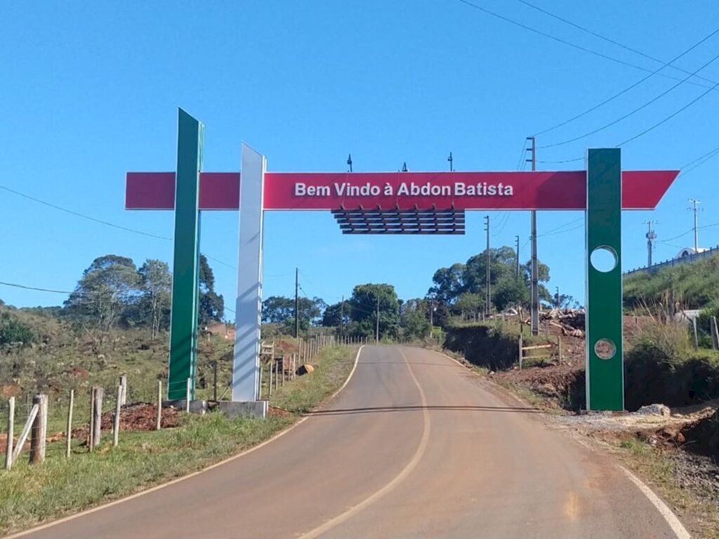 Portais Turísticos são implantados em Abdon Batista