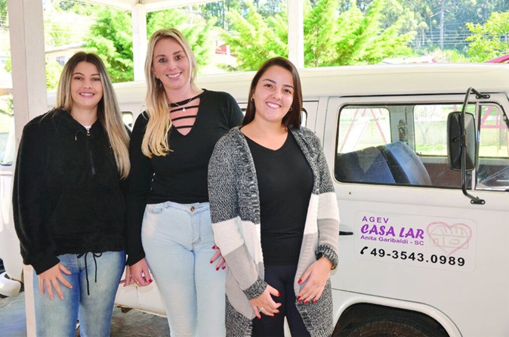  - Parte da equipe da Casa Lar: assistente social, coordenadora e psicóloga