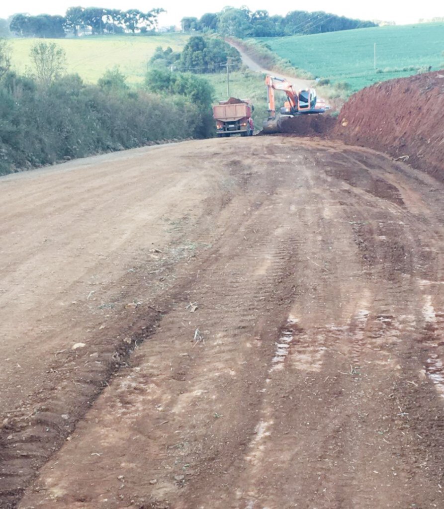 Alargamento de trecho da RS-456 em Pinhal da Serra