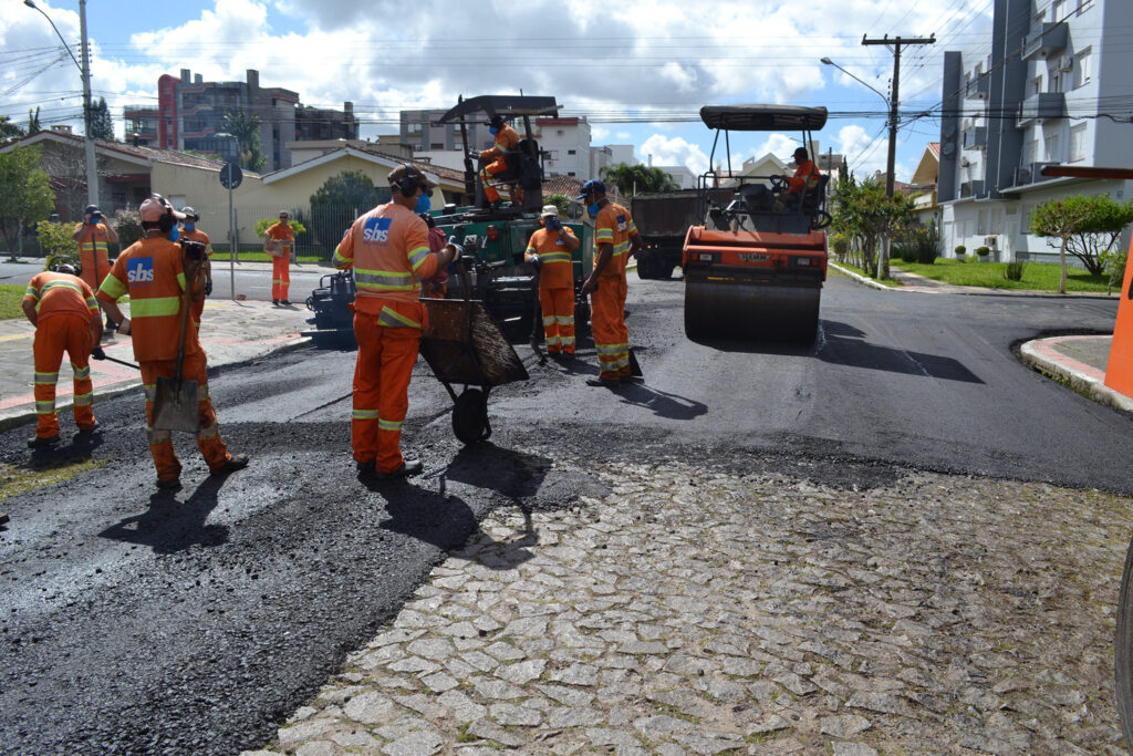 Primeiro trecho da Deodoro é asfaltado