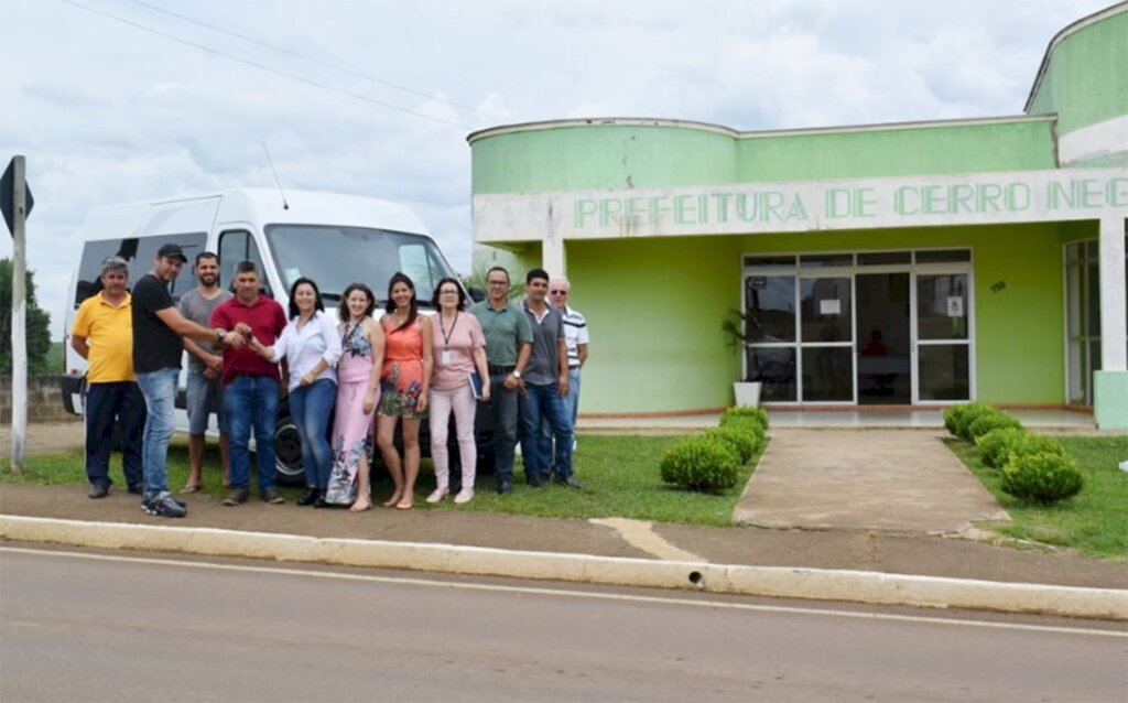 Administração Municipal adquire nova Van destinada à Secretaria de Assistência Social