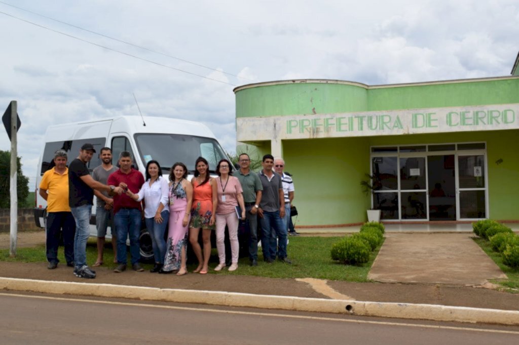 Administração Municipal adquire nova Van destinada a Secretaria de Assistência Social