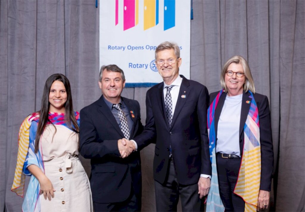 Governador eleito do Rotary participa de assembleia  na Califórnia