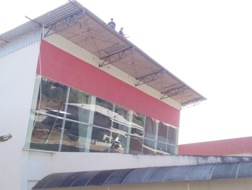 Administração municipal de Abdon realiza troca do telhado  do CEME