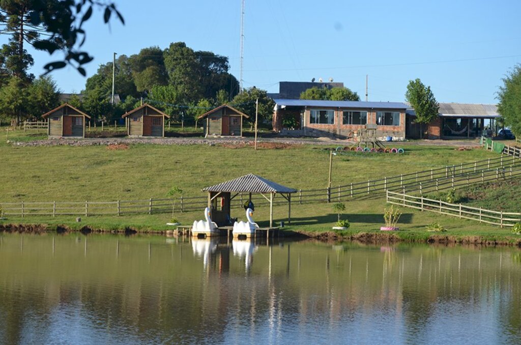 Camping Belo Cerro é uma das opções  de lazer da Região dos Lagos