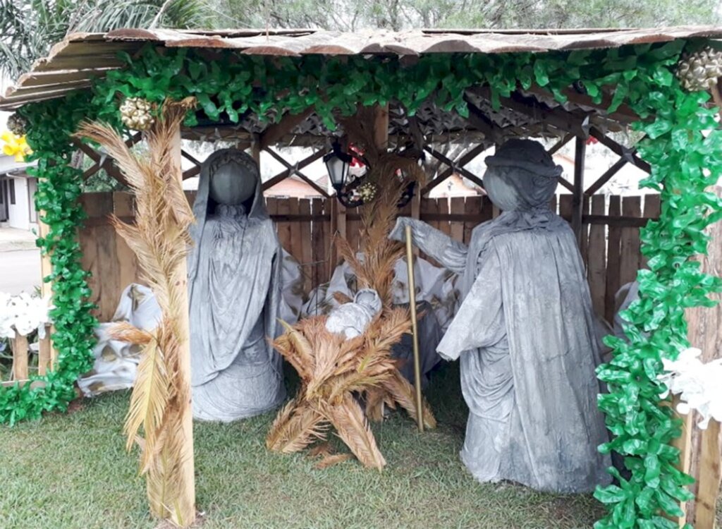 Secretaria de Desenvolvimento Social e Habitação de Pinhal da Serra desenvolveu o Projeto 'Arte Natalina'