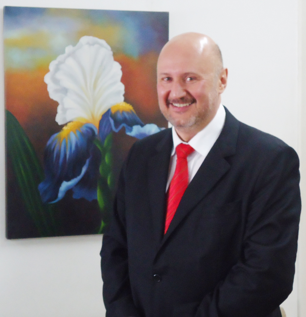 Jor. Adelcio Machado dos Santos (MTE/SC nº 4155 - JP) Diretor da Associação Catarinense de Impren - Adelcio Machado dos Santos