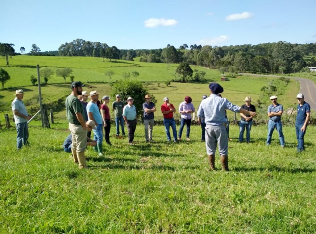 Tarde de Campo é realizada com participantes do programa ATeG em Anita