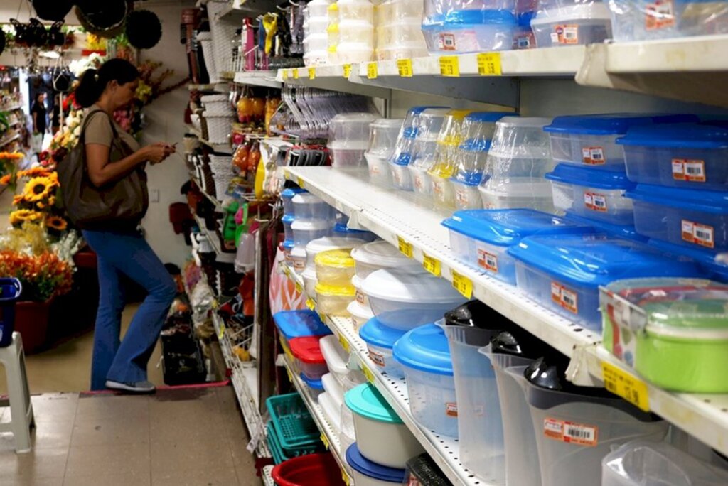 Inadimplência avançou 6,4% em 12 meses, aponta pesquisa