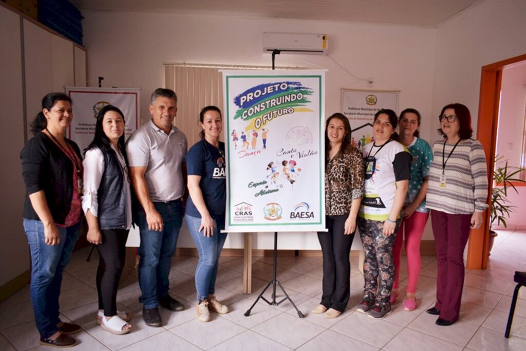 Entrega dos novos  uniformes do CRAS em Cerro Negro