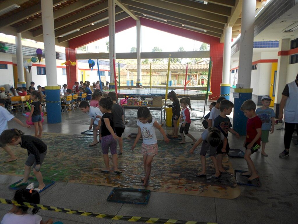 Comemorando e brincando a semana da criança no C.E.I. Anir Dalmora em Anita Garibaldi
