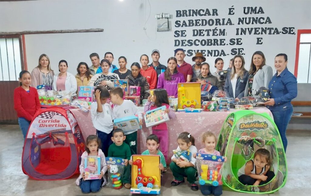 Escola é contemplada com recursos através do Fórum da Comarca de Anita