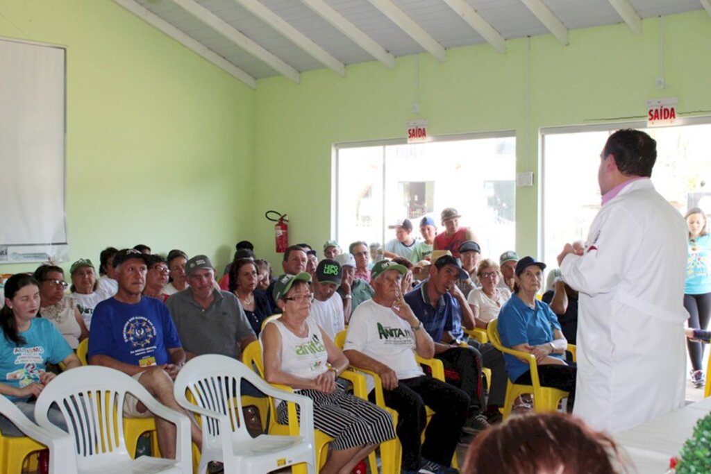 Assistência Social promove ação ao Dia Internacional do Idoso em Anita