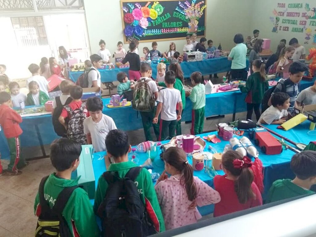 Projeto: 'A Construção dos valores na Educação  Infantil' produziu brinquedos com materiais recicláveis em Abdon