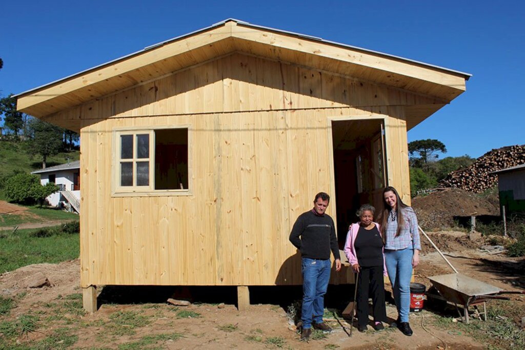 Prefeitura retoma construção  de novas casas no município de Anita