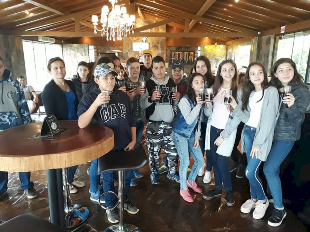 Estudantes de Pinhal da Serra realizaram visita  técnica orientada em Água Doce-SC
