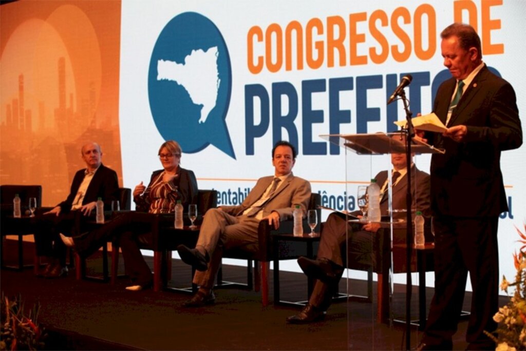 Congresso da Fecam discute desafios dos municípios