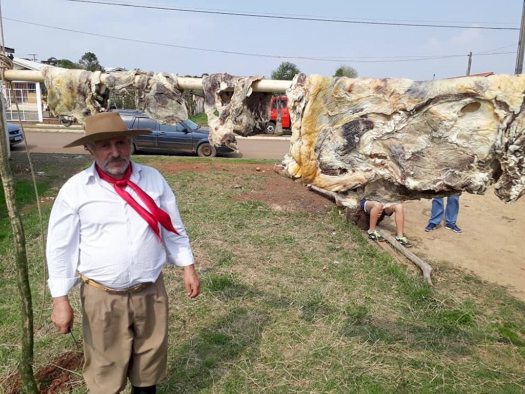 Professor resgata a tradição da produção de charque em Pinhal da Serra