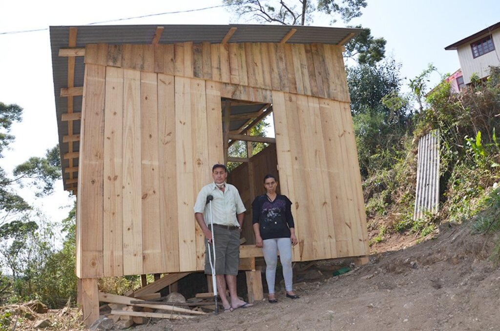 Família anitense precisa de ajuda