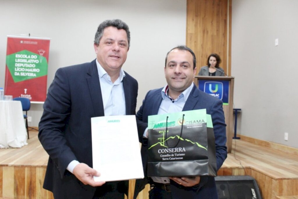 Carta do setor turístico da serra catarinense é entregue em seminário