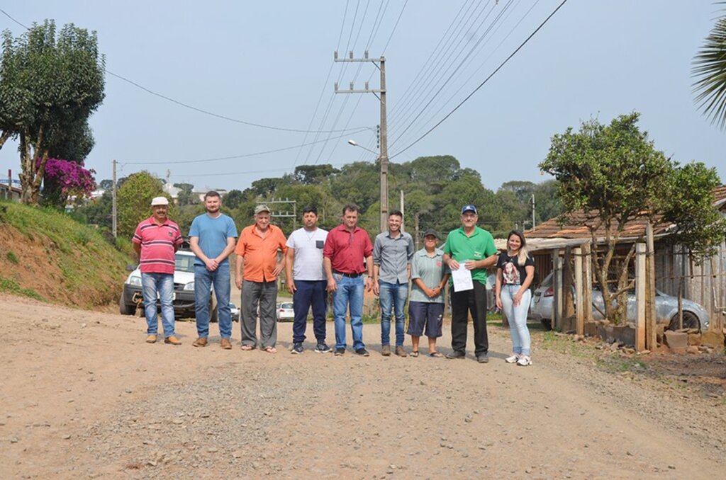 Prefeitura de Anita Garibaldi inicia pavimentação  em rua do centro da cidade