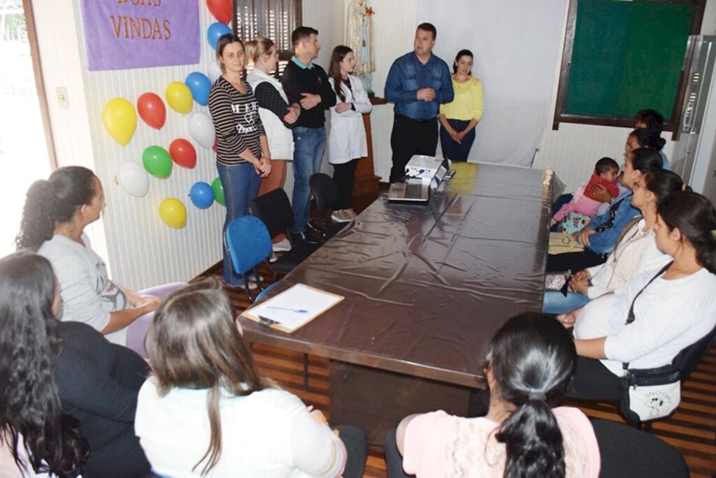 Programa Bebê a Bordo: Gestantes de Abdon Batista  participam de encontro