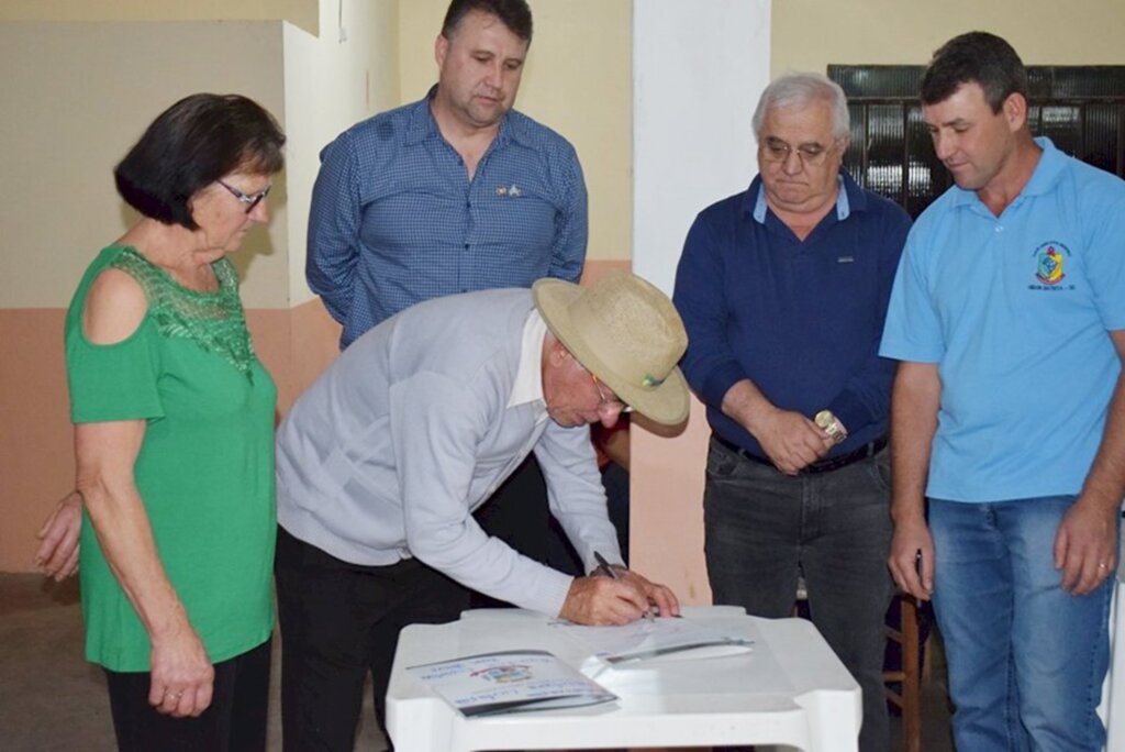 Prefeito Lucimar anuncia  construção de Quadra Coberta na Comunidade de Bom Jesus