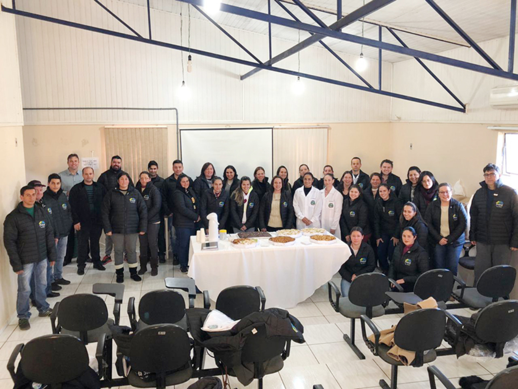 Servidores da Saúde de Pinhal da Serra receberam jaquetas e jalecos novos