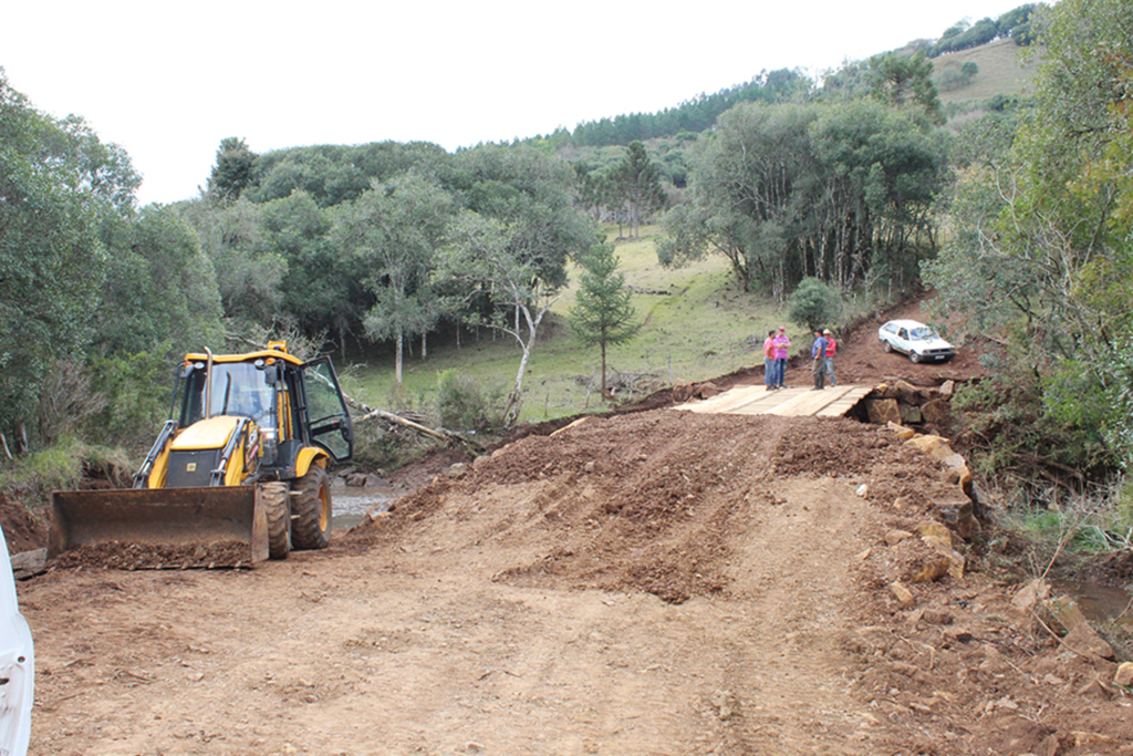 Prefeitura de Anita Garibaldi realiza construção de nova ponte na  comunidade de Vargem Quente