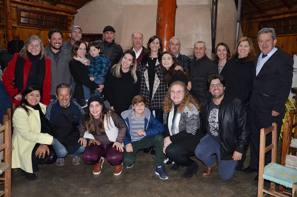Família de Elias Rodrigues e João Alberto promoveu jantar em comemoração aos títulos recebidos
