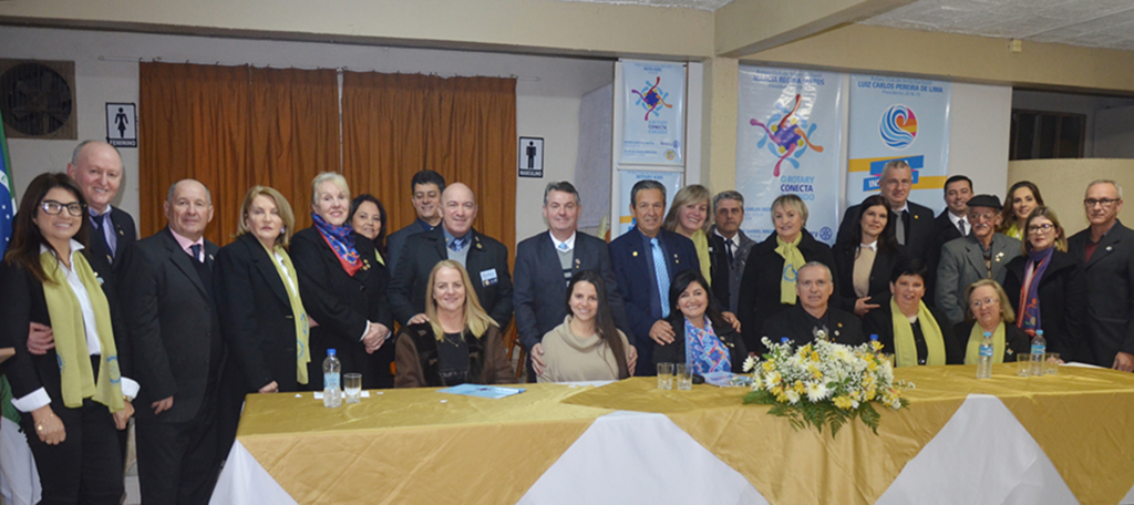 Marcia Matos assumiu a presidência do  Rotary Club de Anita Garibaldi
