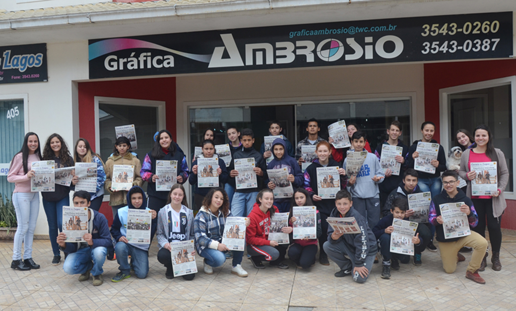 Correio dos Lagos e Gráfica Ambrosio recebem a visita de alunos de Pinhal