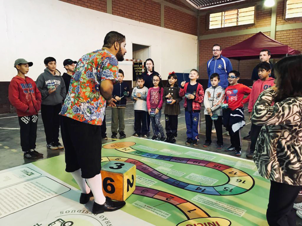 Celso Ramos recebe Projeto Reciclando Ideias