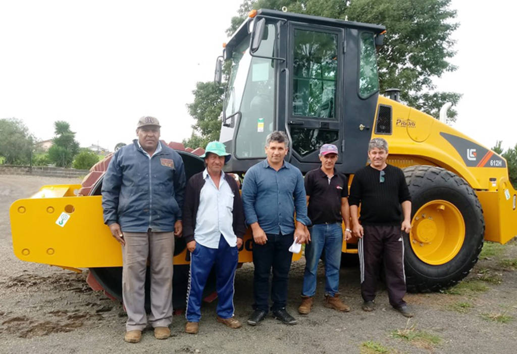 Prefeitura de Cerro Negro adquire rolo compactador