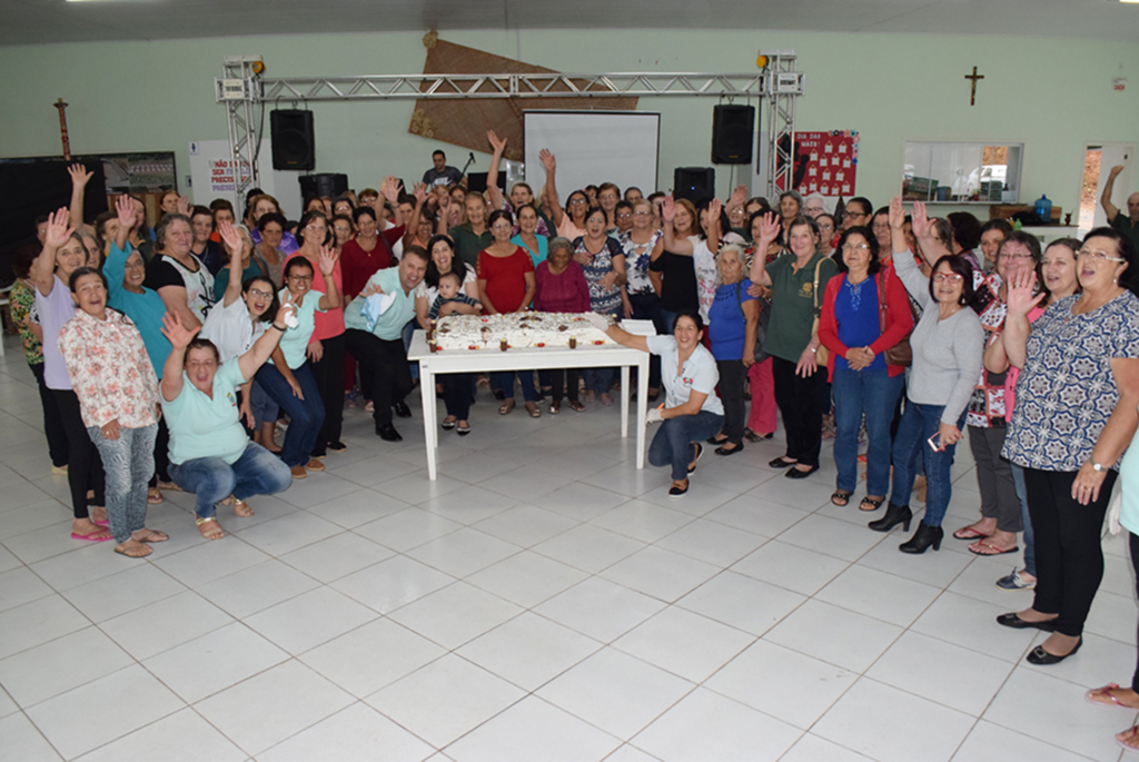 Mães do Grupo de Idosos de Abdon são homenageadas