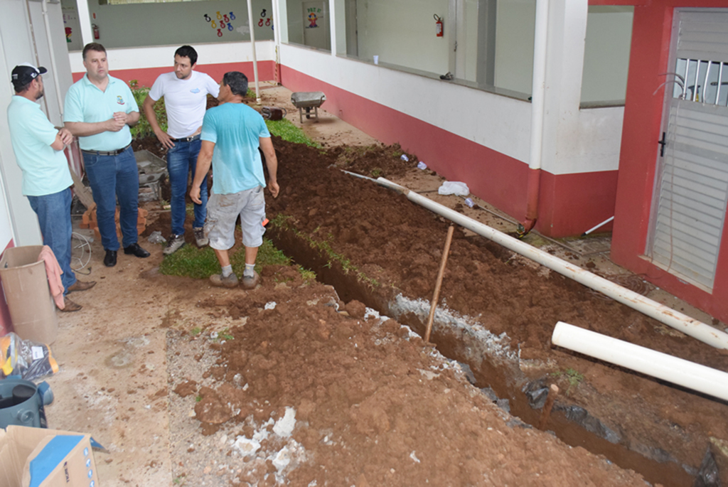 Início das ligações à rede de esgoto em Abdon Batista