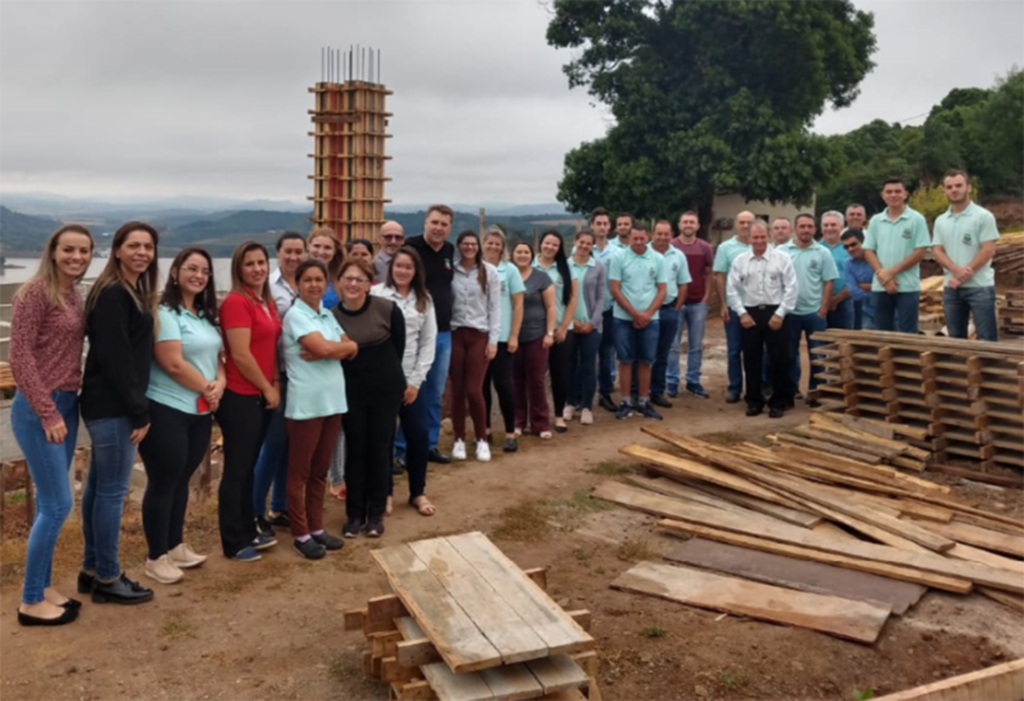 Funcionários de Abdon visitam andamento das obras do  Mirante  Santo Antônio