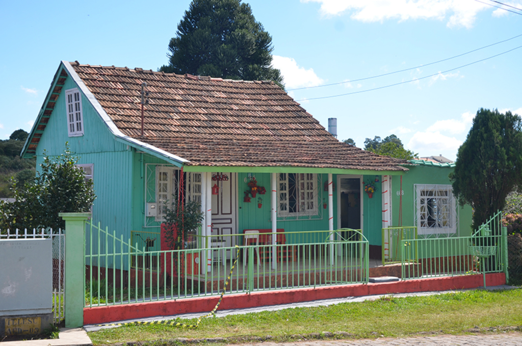 Homem é encontrado morto na própria casa em Anita