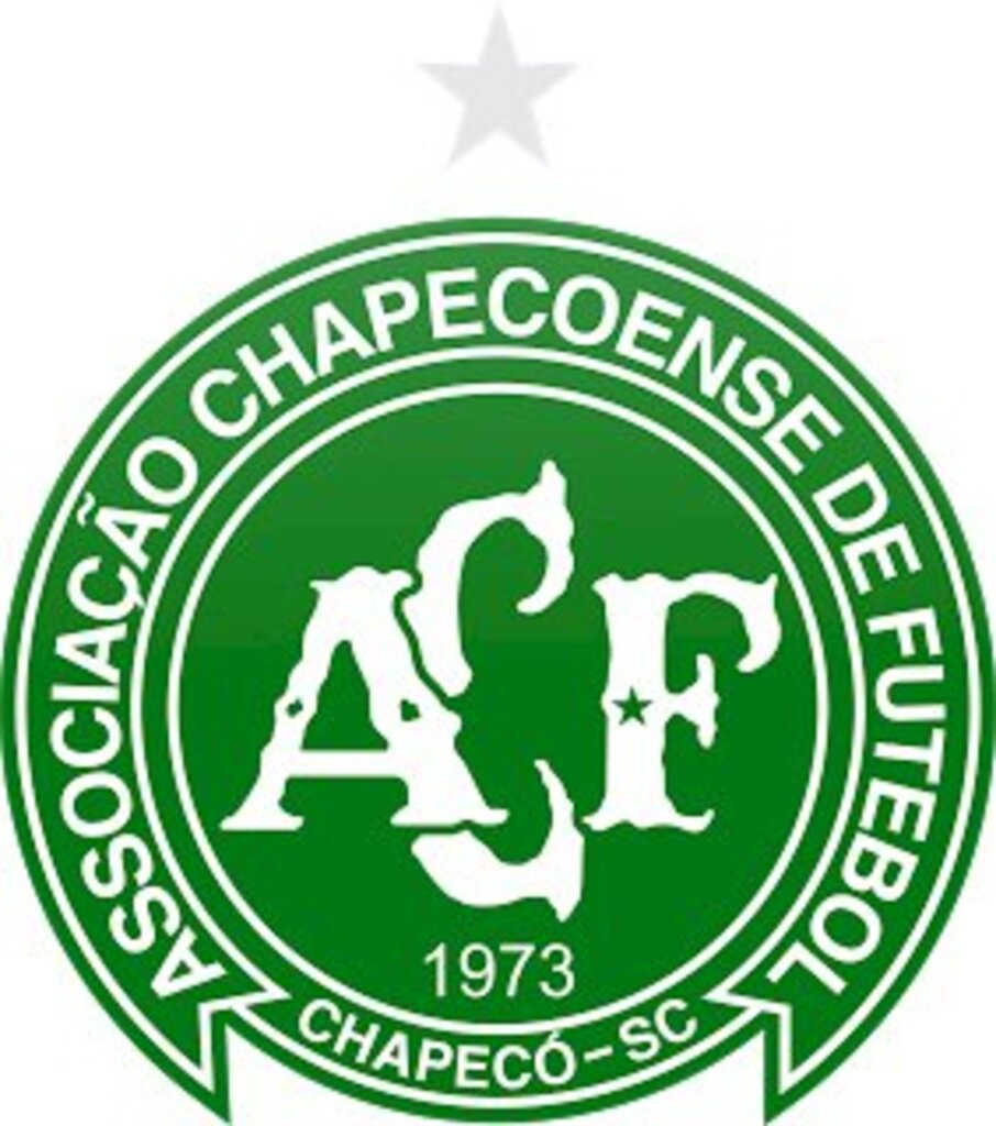 Com a força da bola parada, Chapecoense bate Brusque e fica perto do título catarinense