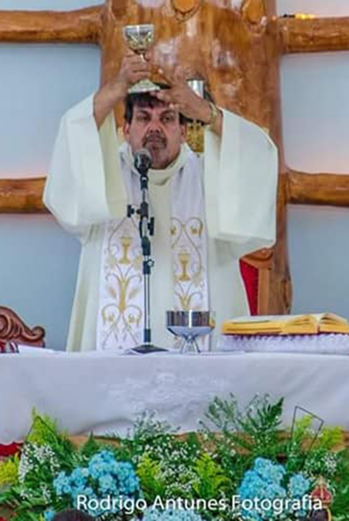 Comunidade paroquial de Campo Belo se despede  de Padre Antônio
