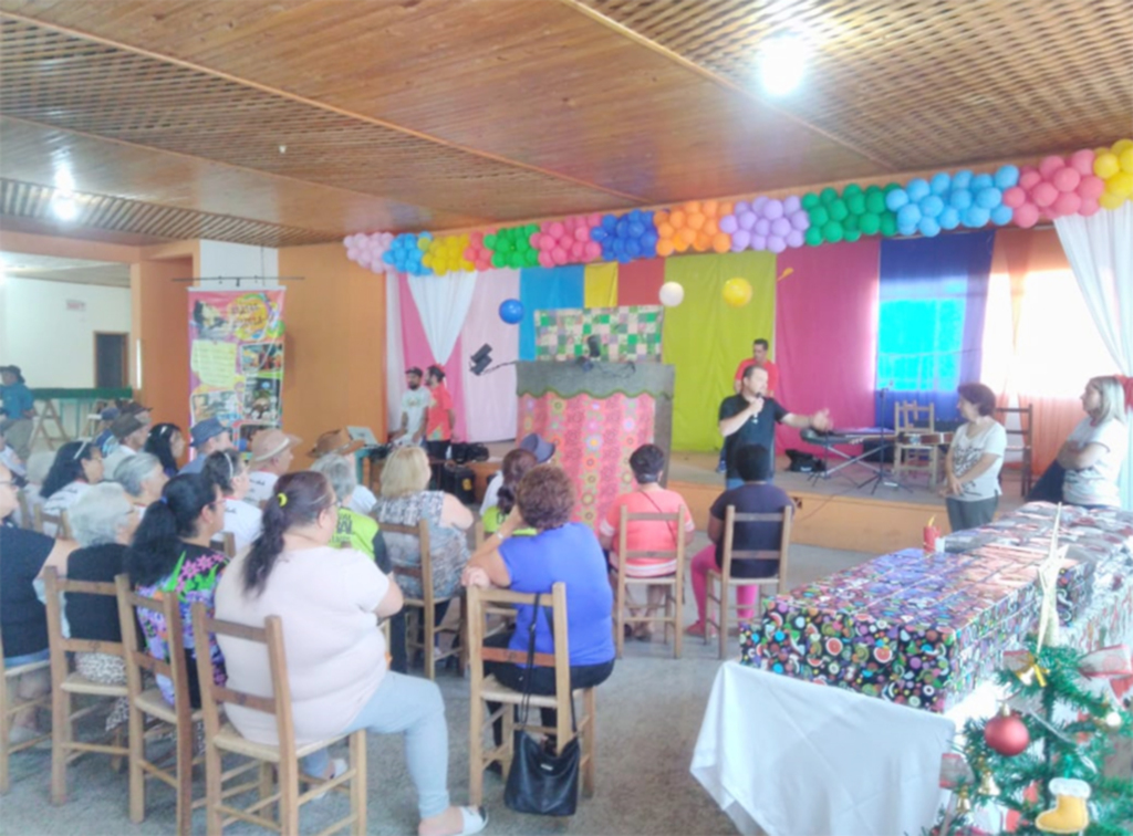 Idosos de Campo Belo encerraram o ano de 2018 com festa e entrega de novos agasalhos