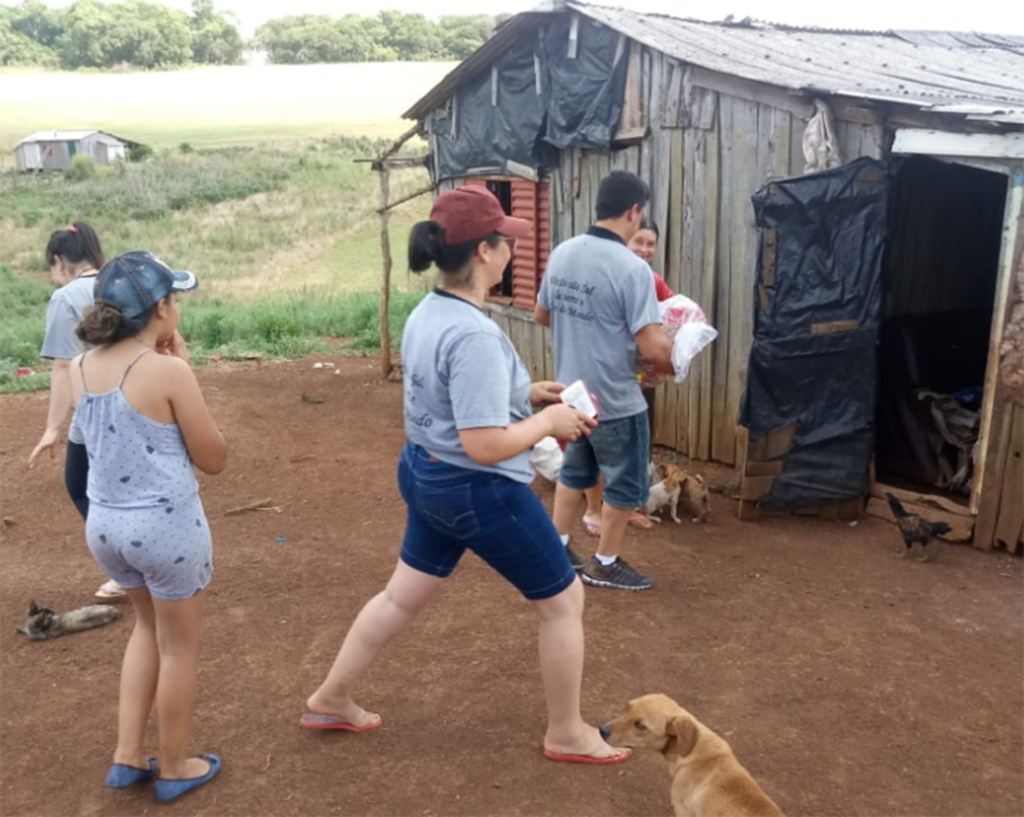 Grupo de Cursilho e  Lions Clube de Esmeralda realizam Ação de Natal