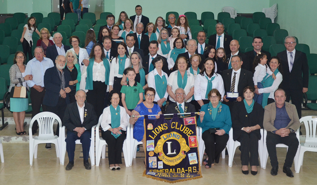 Câmara de Vereadores de Esmeralda  homenageou Lions Clube