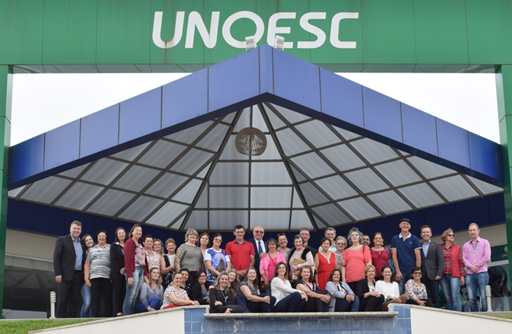 Grupo de idosos de Abdon participa de aula inaugural da Universidade da Terceira Idade
