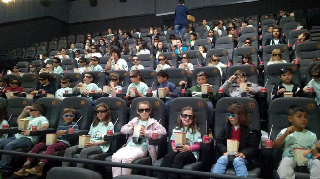 CRAS de Abdon promove Dia das Crianças com concerto  didático, brinquedos, pintura facial e cinema 3D