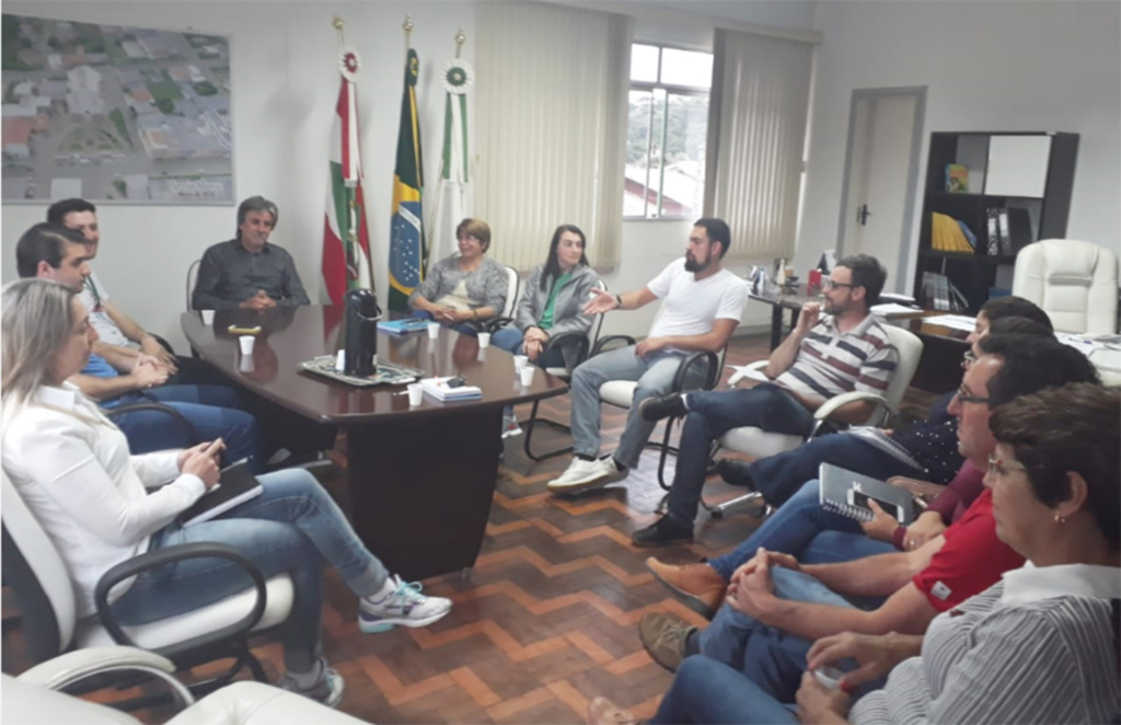 Comemoração de final de ano em Anita será terceirizada