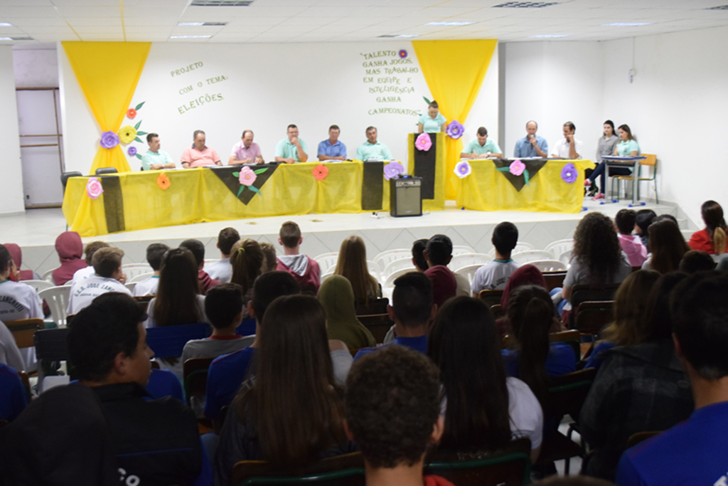 Câmara de Vereadores de Abdon Batista realiza sessão itinerante